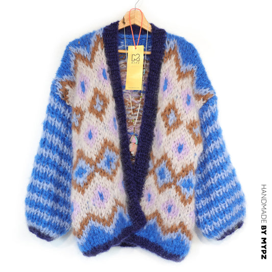 Strikkeopskrift – Chunky Mohair-jakke Alpine Breeze nr. 12 (ENG-DE-NL-ES-FR-IT-DA-SV-NO)
