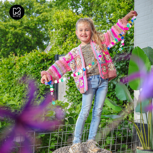 Hækleopskrift - Flowergranny-cardigan Fusion til børn (ENG-NL)