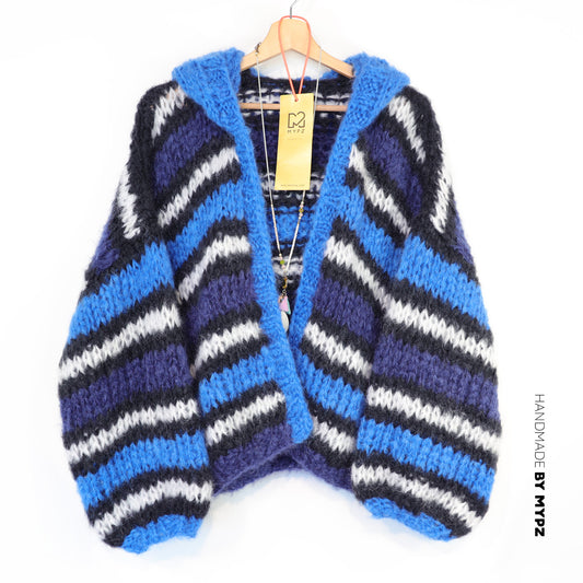 Strikkeopskrift - MYPZ Hooded Chunky Mohair Bomber Cardigan Blue No.15 (ENG-DE-NL-ES-FR-IT-DA-SV-NO)