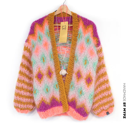 Strikkeopskrift – Chunky Mohair-jakke Flora nr.12 (ENG-DE-NL-ES-FR-IT-DA-SV-NO)